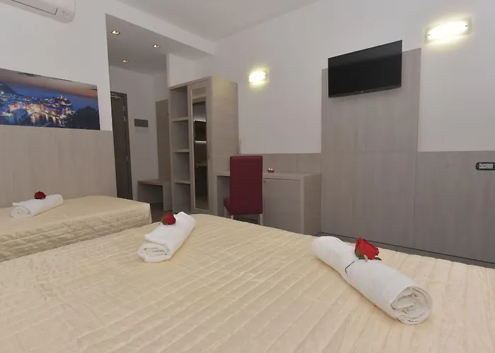 Eden Πανσιόν 4*